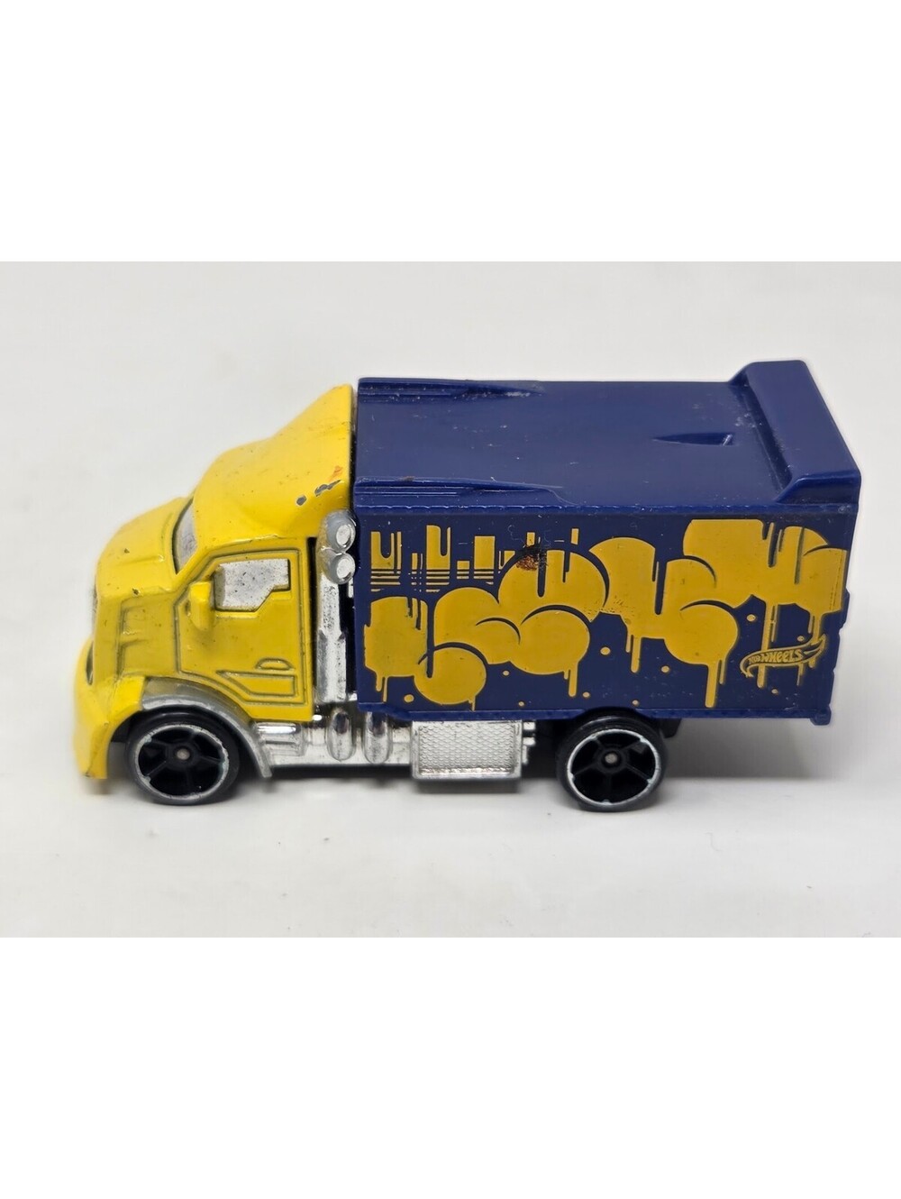 Hot Wheels Hiway Hauler 2 Yellow Blue Graffiti Box Truck Silver Line Diecast